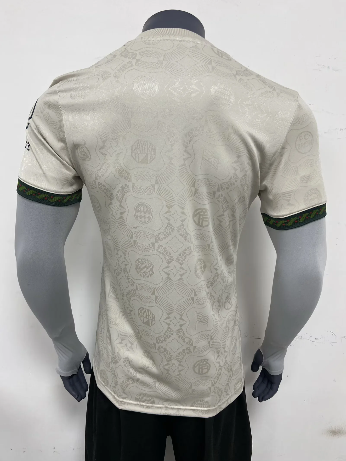 Bayern Munich Player Jersey Oktoberfest 2025/26