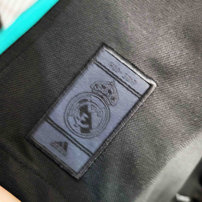 Real Madrid Away 17/18 Retro